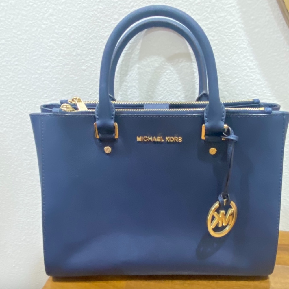 JUST LIKE NEW: MICHAEL KORS SUTTON SAFFIANO NAVY TOTE